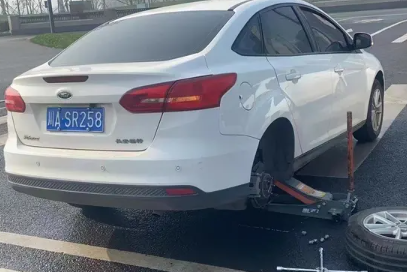 汽车维修道路救援 搭电送油